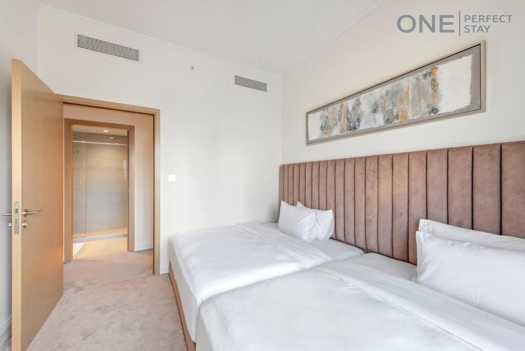 Astonishing 3br Burj Khalifa And Fountain View With Pool And Gym * Dubai