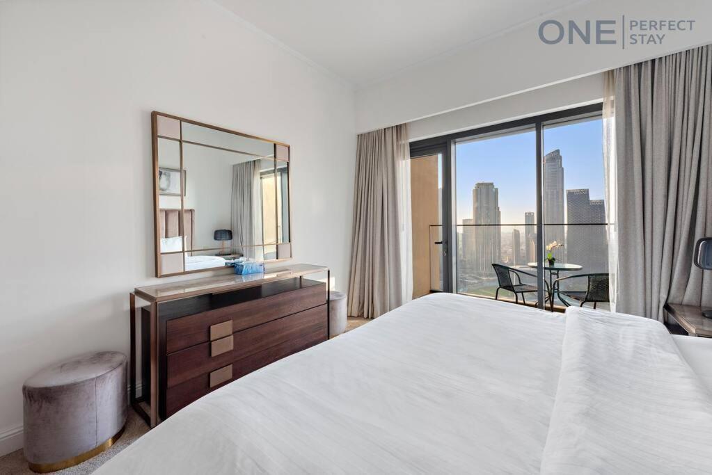 Apartment Astonishing 3br Burj Khalifa And Fountain View With Pool And Gym *