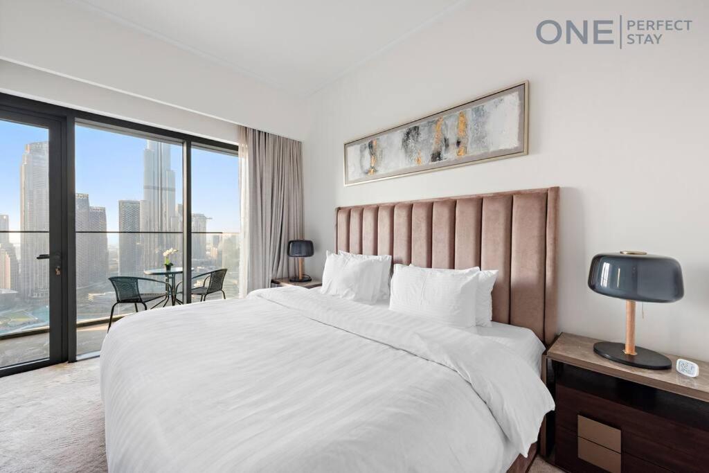 Apartment Astonishing 3br Burj Khalifa And Fountain View With Pool And Gym Dubai
