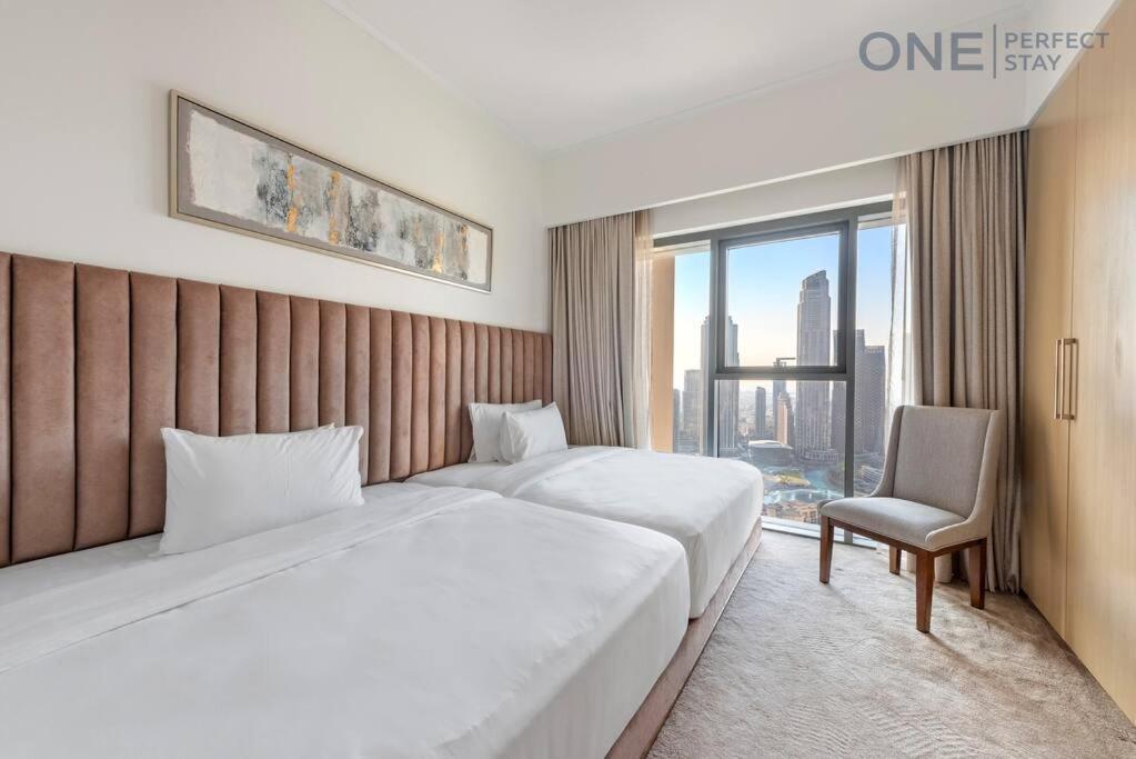 Astonishing 3br Burj Khalifa And Fountain View With Pool And Gym Apartment