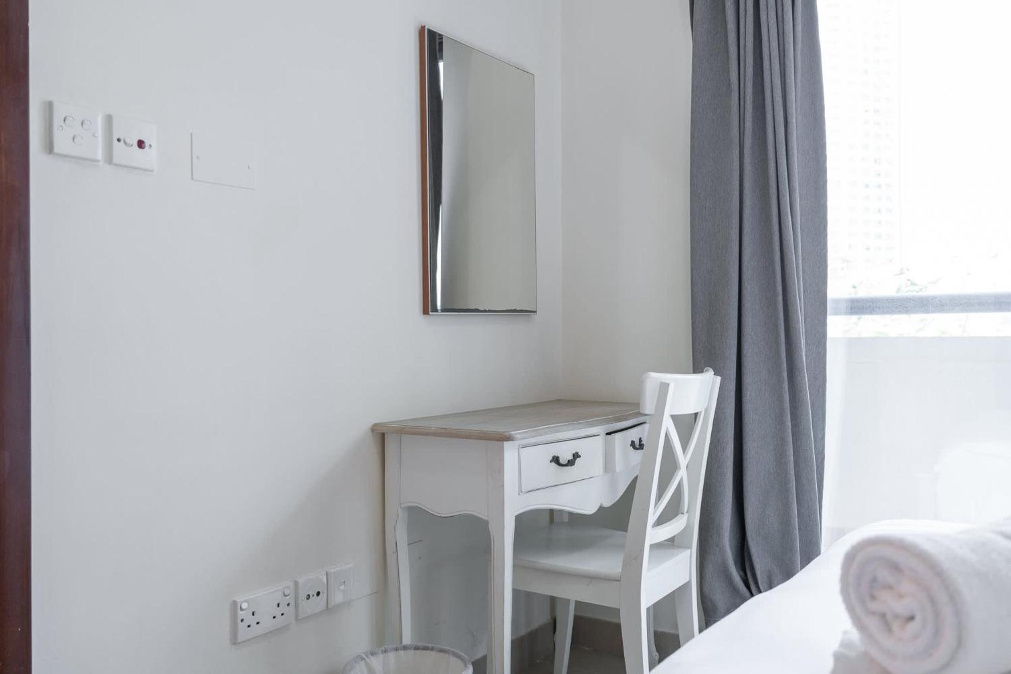 Apartment Delightful 2-bedrooms With Homey Charm In Marina *