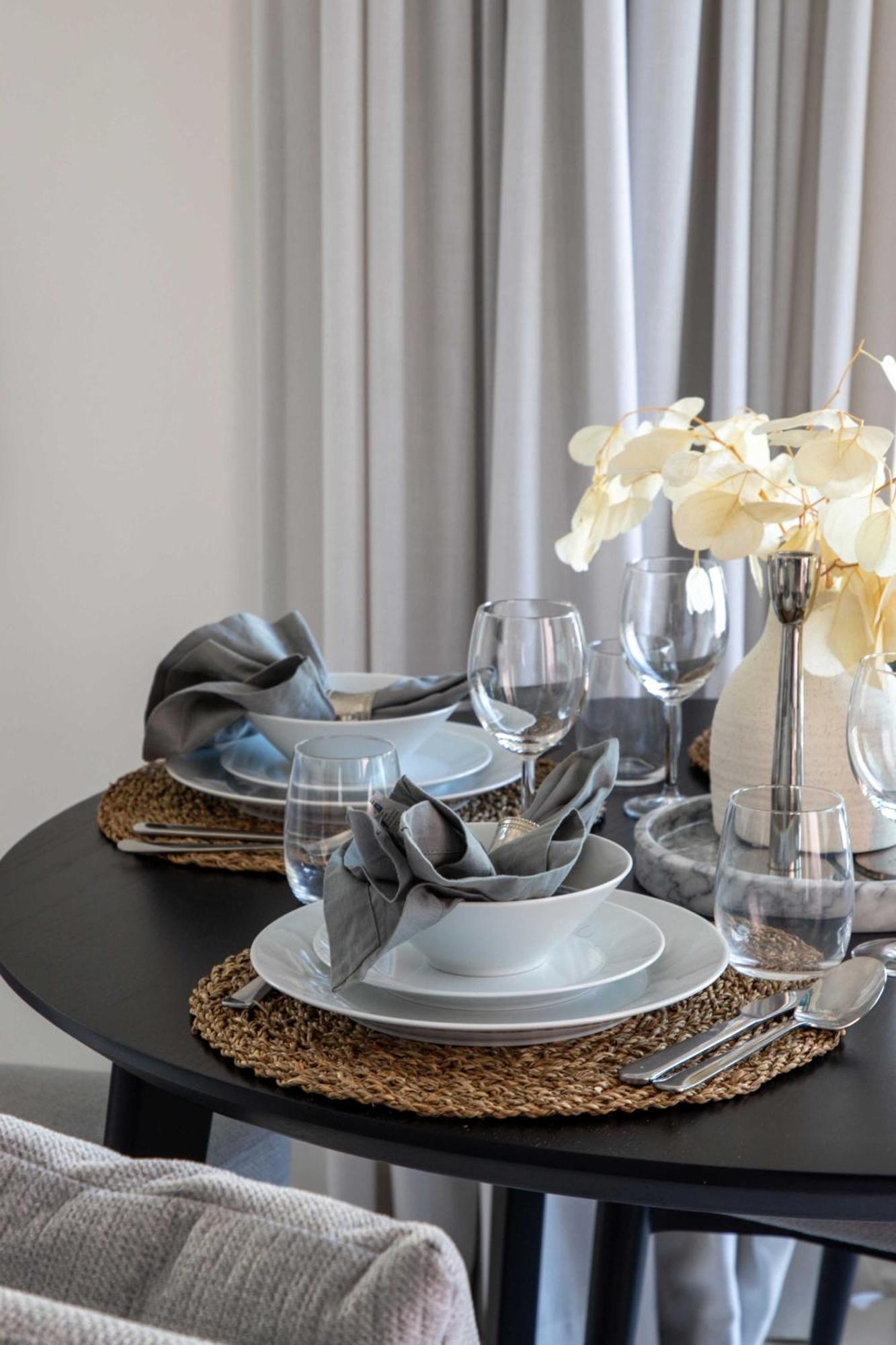 Apartment Frank Porter - Marina Vista Tower 2 Dubai