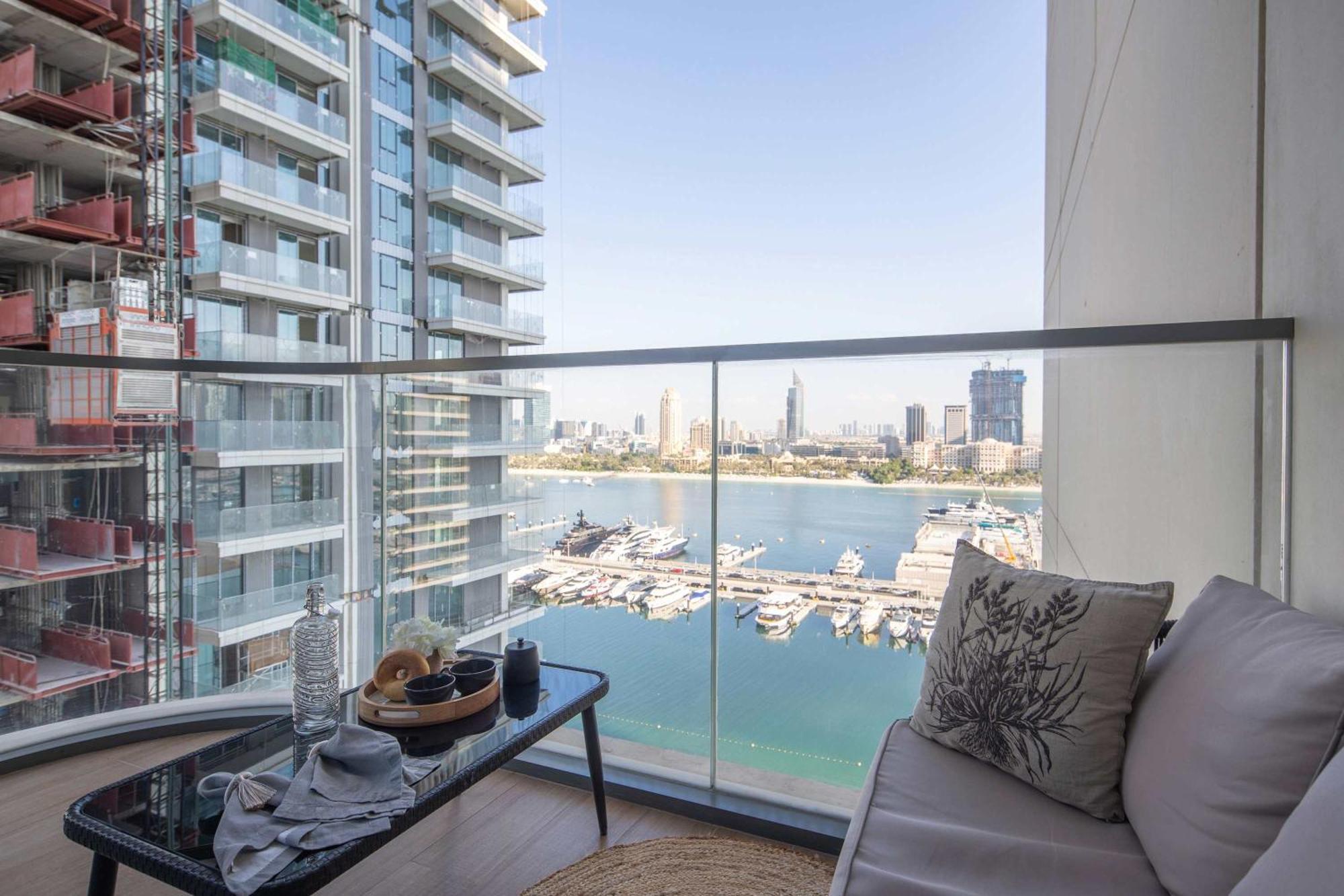 Frank Porter - Marina Vista Tower 2 *