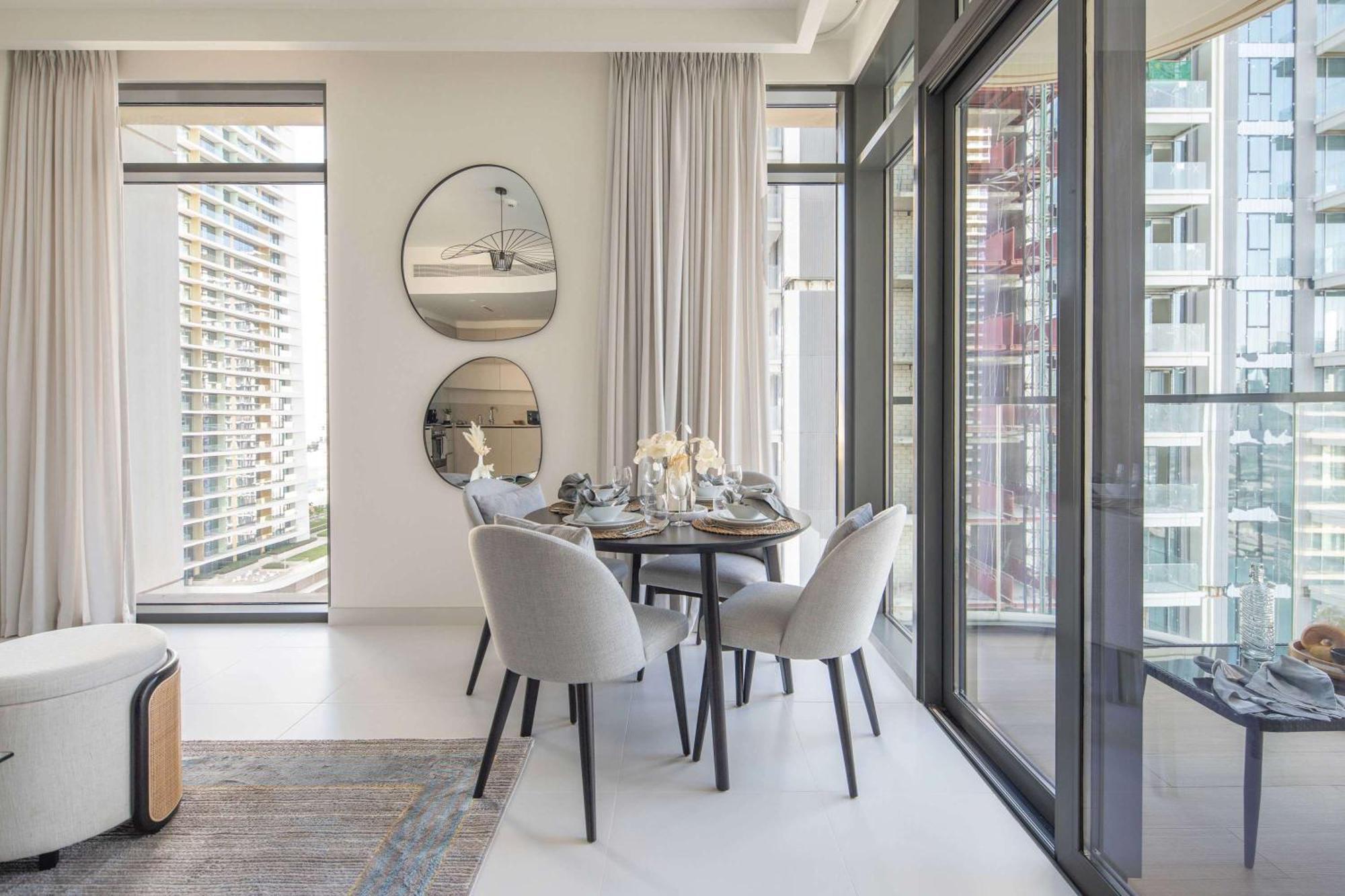 Frank Porter - Marina Vista Tower 2 Dubai