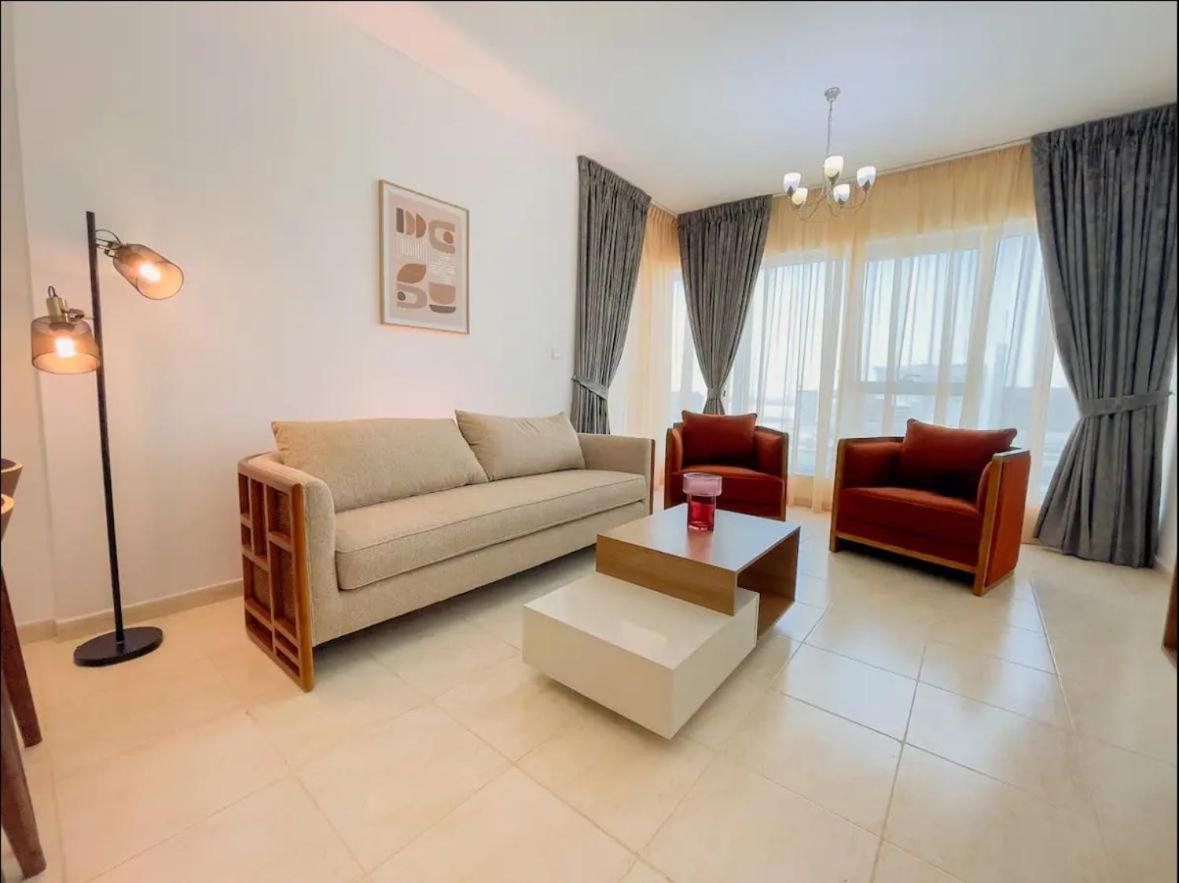 Modern Retreat In Silicon Oasis