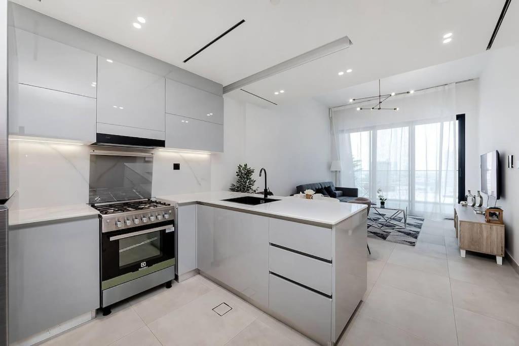 1bdr Yacht View Binghatti Canal Apartment Dubai
