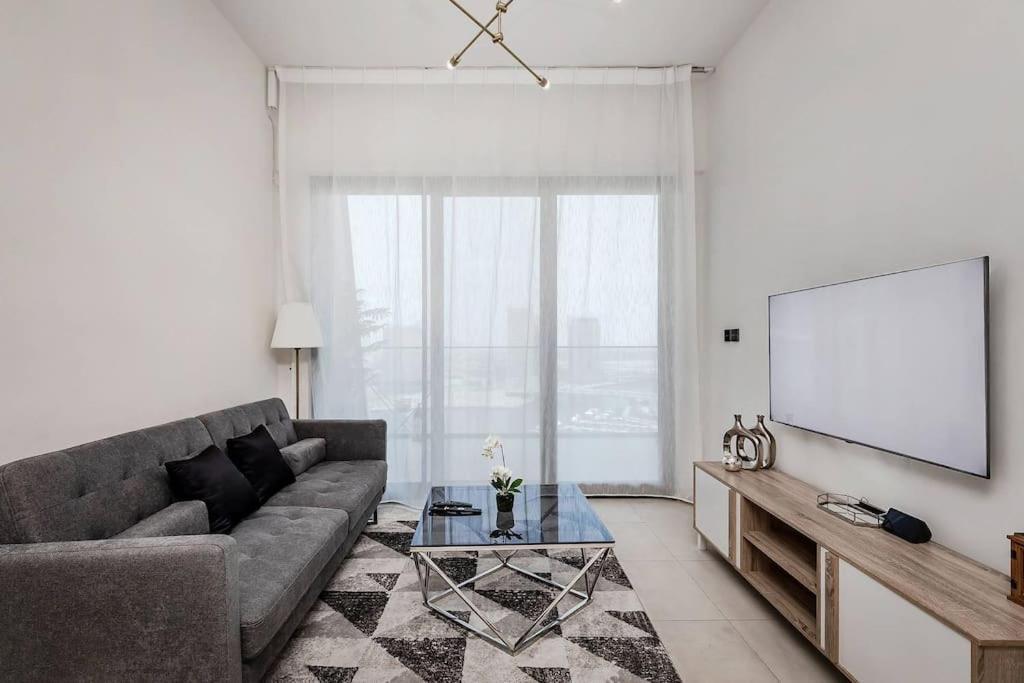 1bdr Yacht View Binghatti Canal