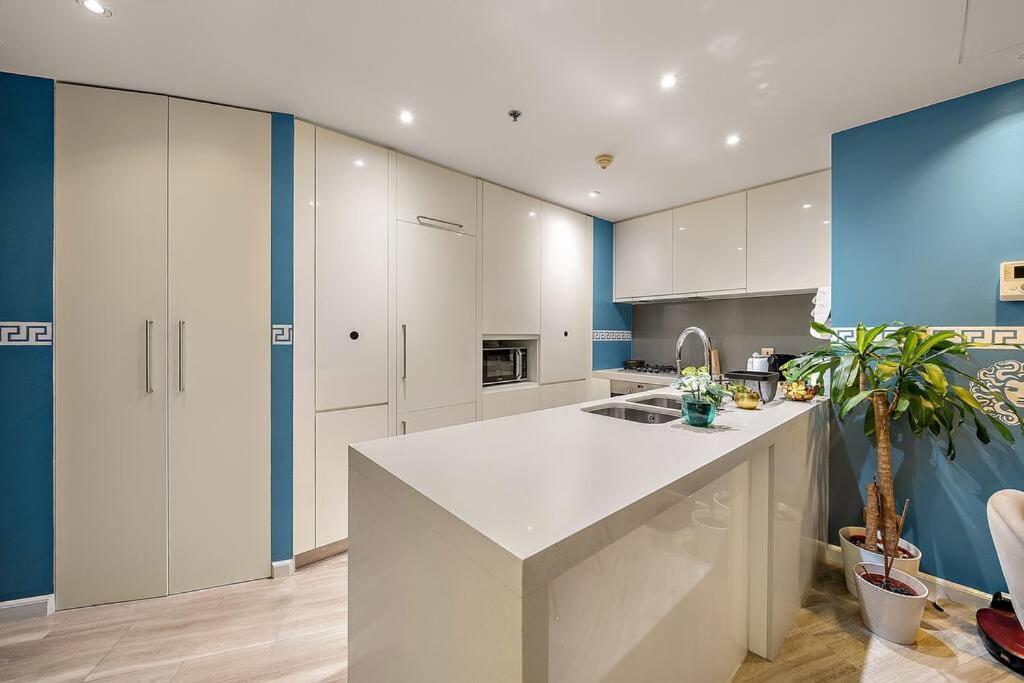 First Class 1br Waterfront Bliss In Al Jaddaf *