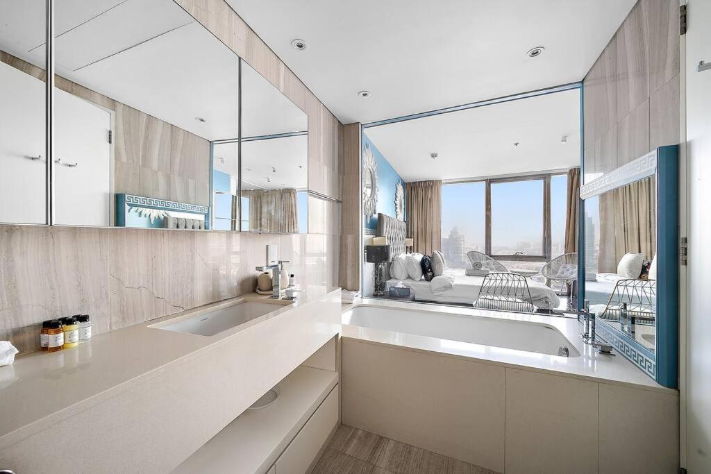 Apartment First Class 1br Waterfront Bliss In Al Jaddaf *