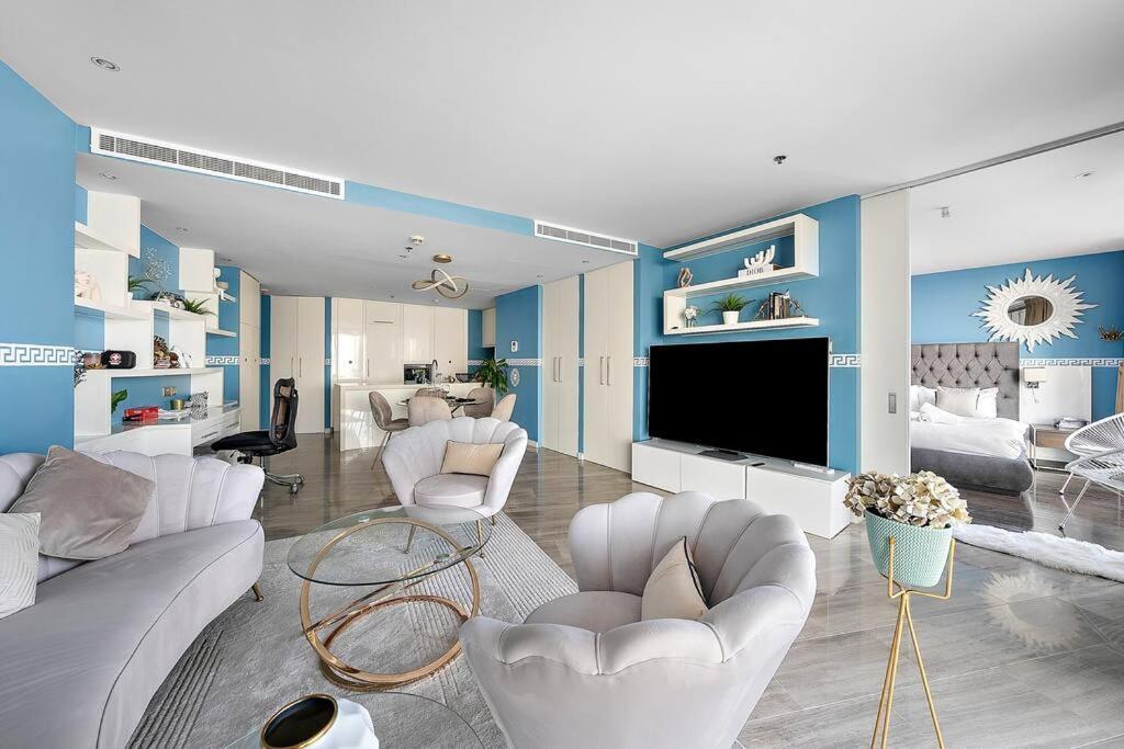 First Class 1br Waterfront Bliss In Al Jaddaf *