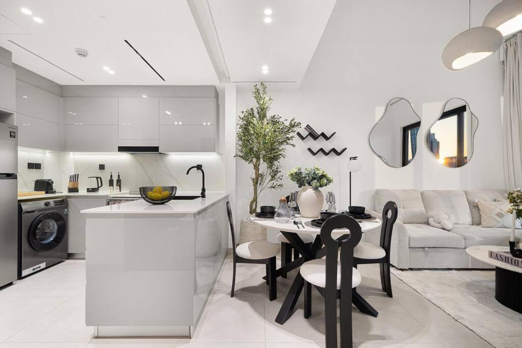 Binghatti Canal Business Bay Apartment *