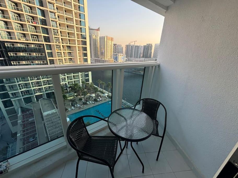 Chic With Balcony - Canal Bay & Pool Views
