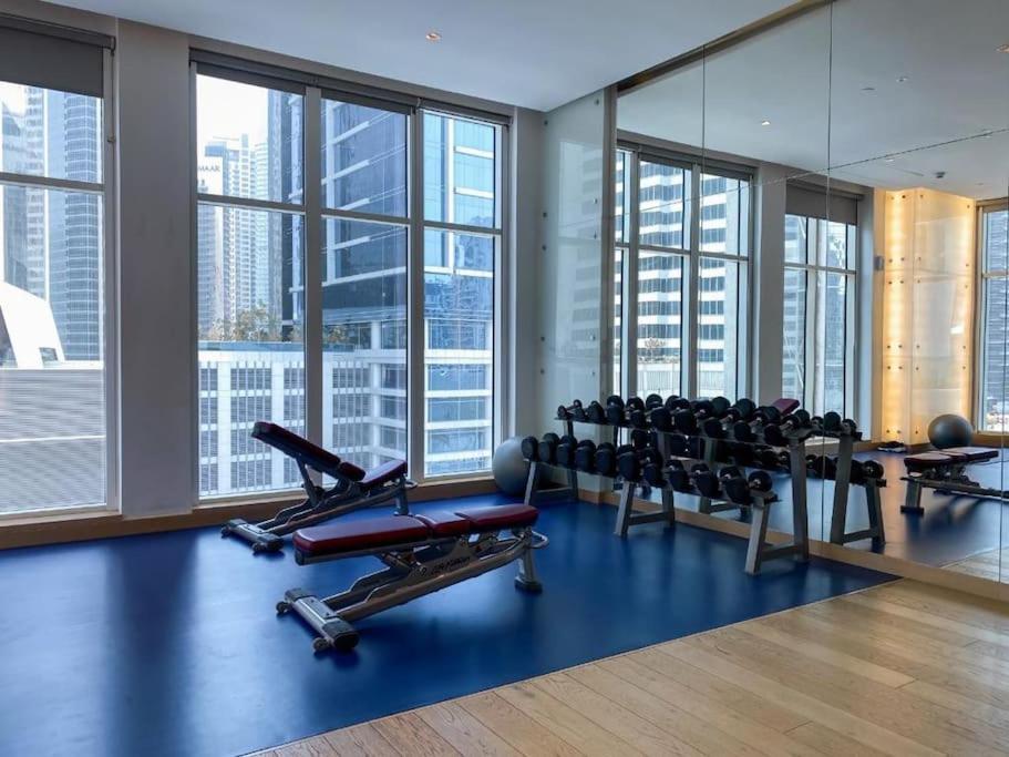 Apartment Chic With Balcony - Canal Bay & Pool Views