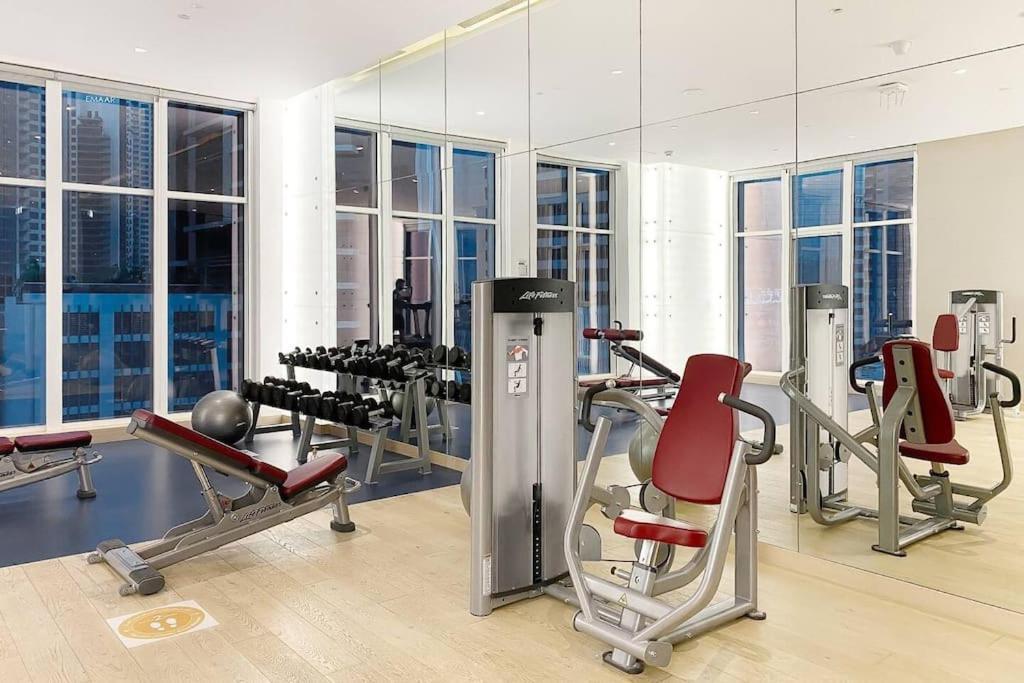 Chic With Balcony - Canal Bay & Pool Views Apartment Dubai