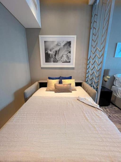 Apartment Chic With Balcony - Canal Bay & Pool Views Dubai