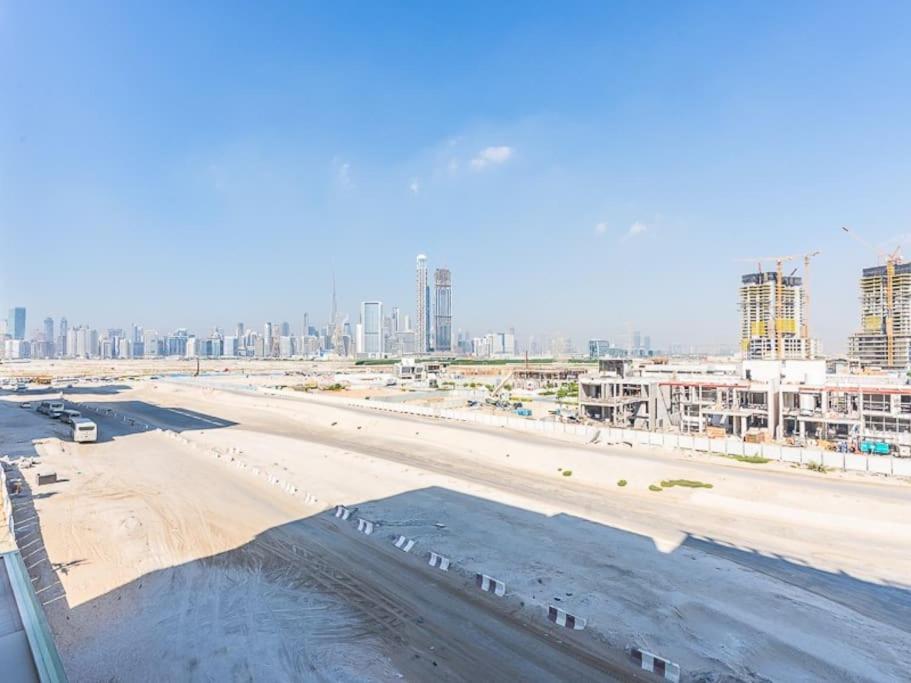 Relaxing Retreat In Vibrant Meydan *