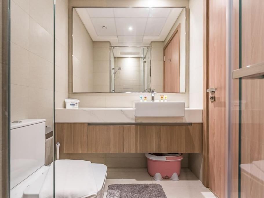 Relaxing Retreat In Vibrant Meydan Apartment *