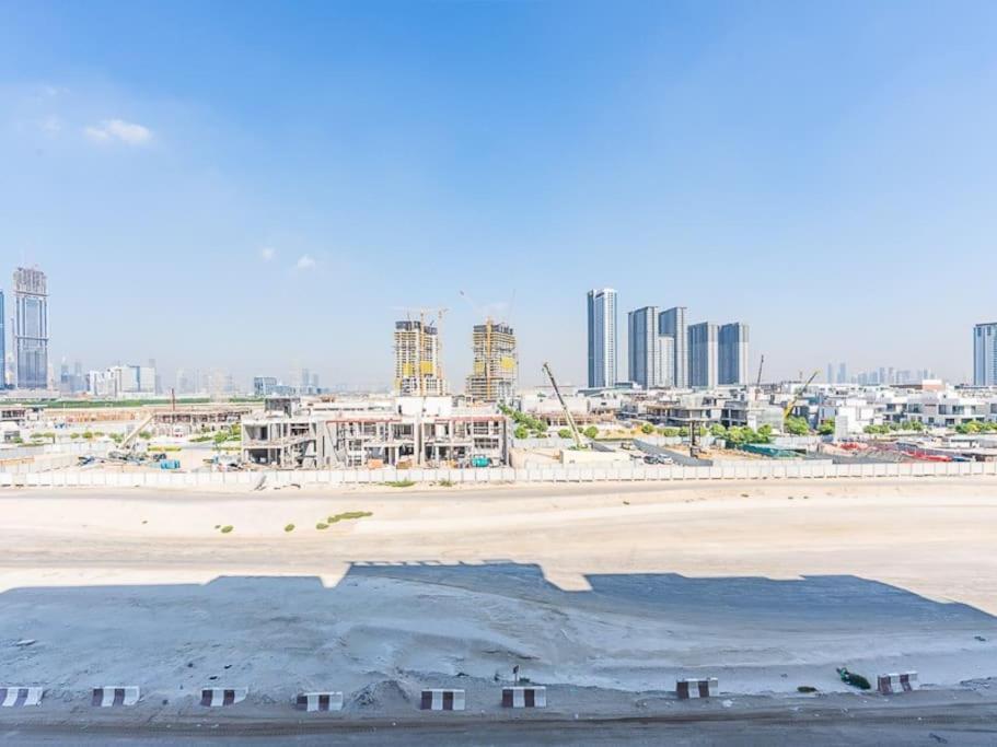 Relaxing Retreat In Vibrant Meydan Apartment Dubai