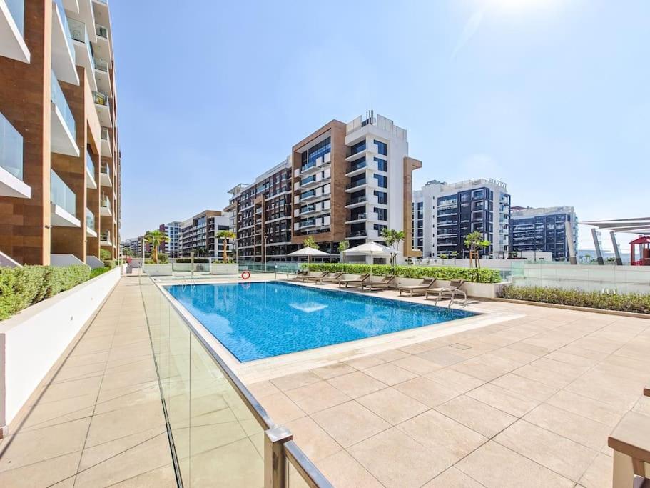 Relaxing Retreat In Vibrant Meydan