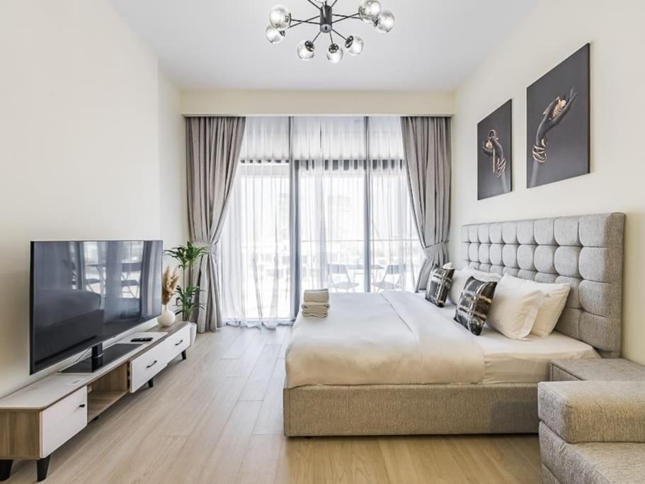 Relaxing Retreat In Vibrant Meydan Apartment *