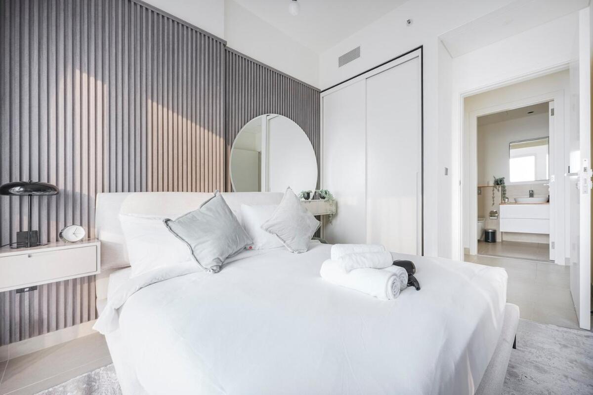 Apartment Soothing In Collective Tower At Hills Dubai