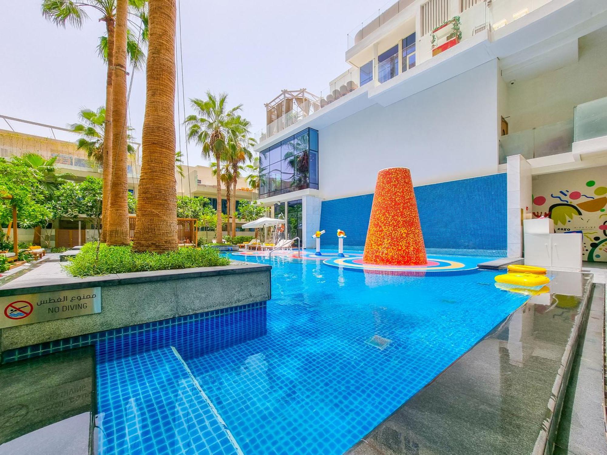 Superluxury In Five Palm, Pool & Access Dubai