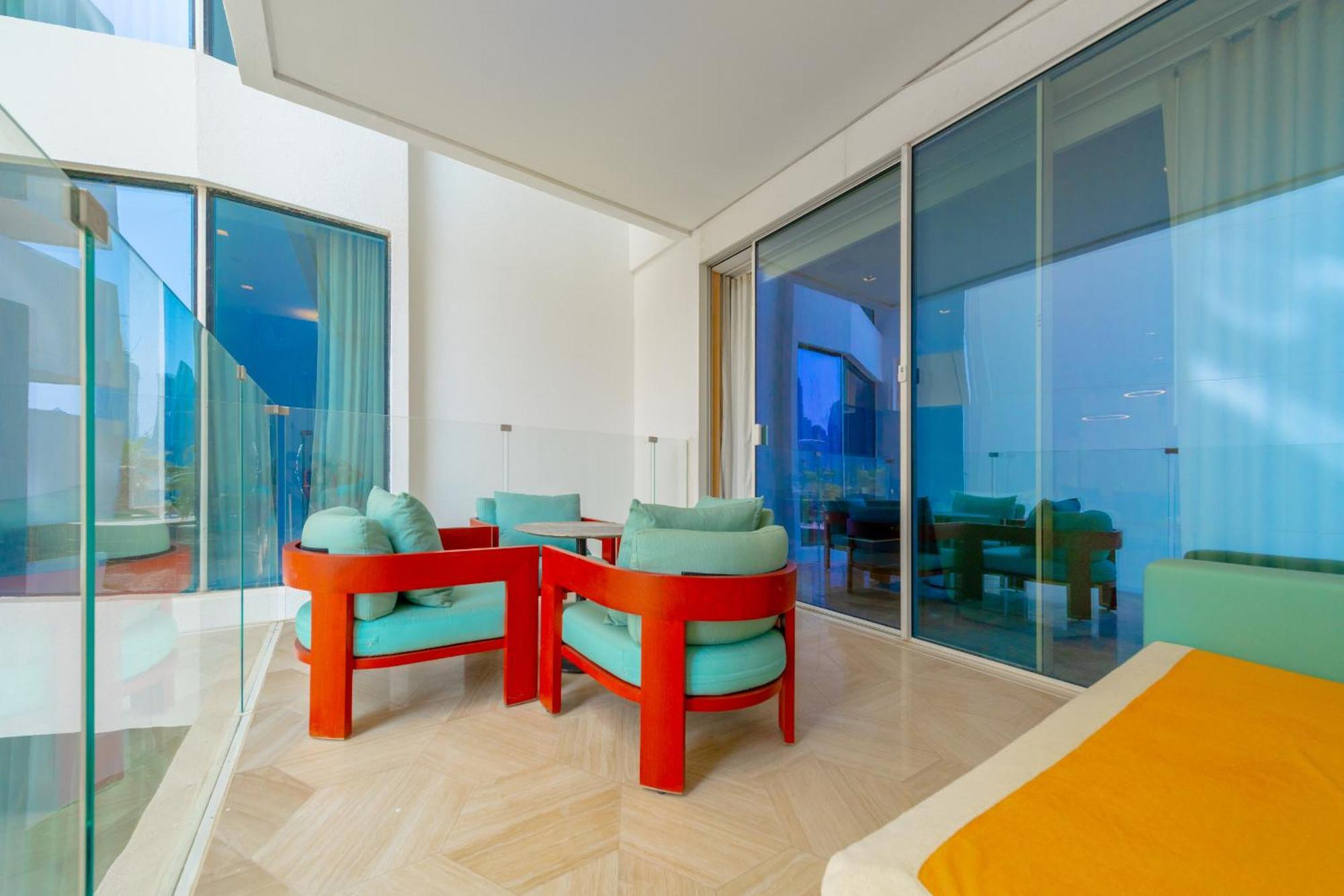 Superluxury In Five Palm, Pool & Access * Dubai