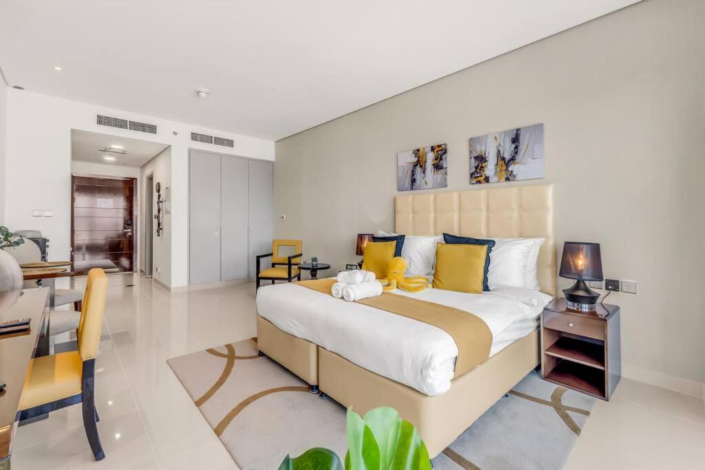 Waves - Stylish With Balcony In South Dubai