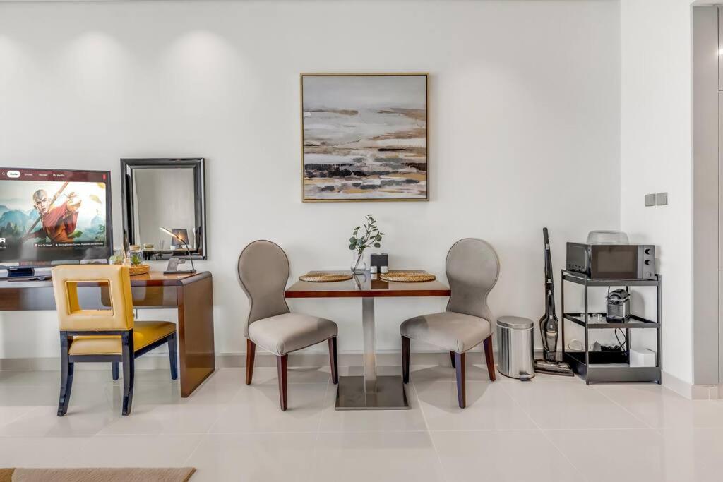 Waves - Stylish With Balcony In South Dubai