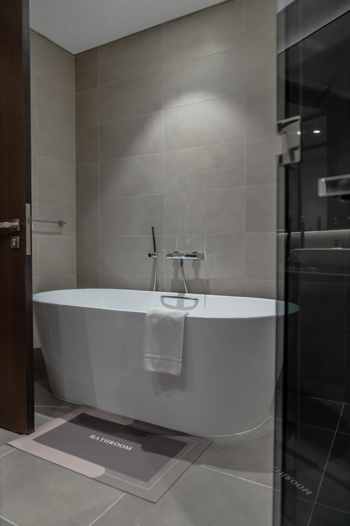 Apartment Clever Guest 018 Jl Marina Gate Dubai