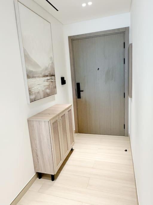 Luxury Apartment, Prime Location New And Stylish Apartment