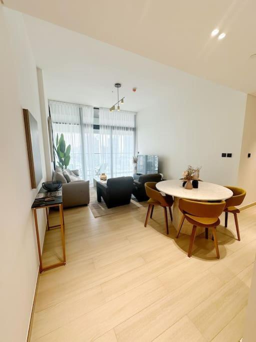 Luxury Apartment, Prime Location New And Stylish Dubai