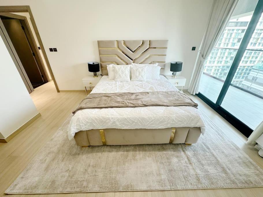 Luxury Apartment, Prime Location New And Stylish Apartment *