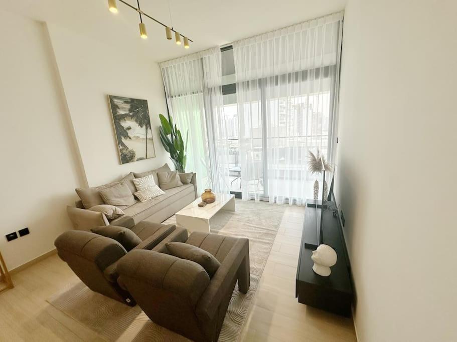 Luxury Apartment, Prime Location New And Stylish Apartment Dubai