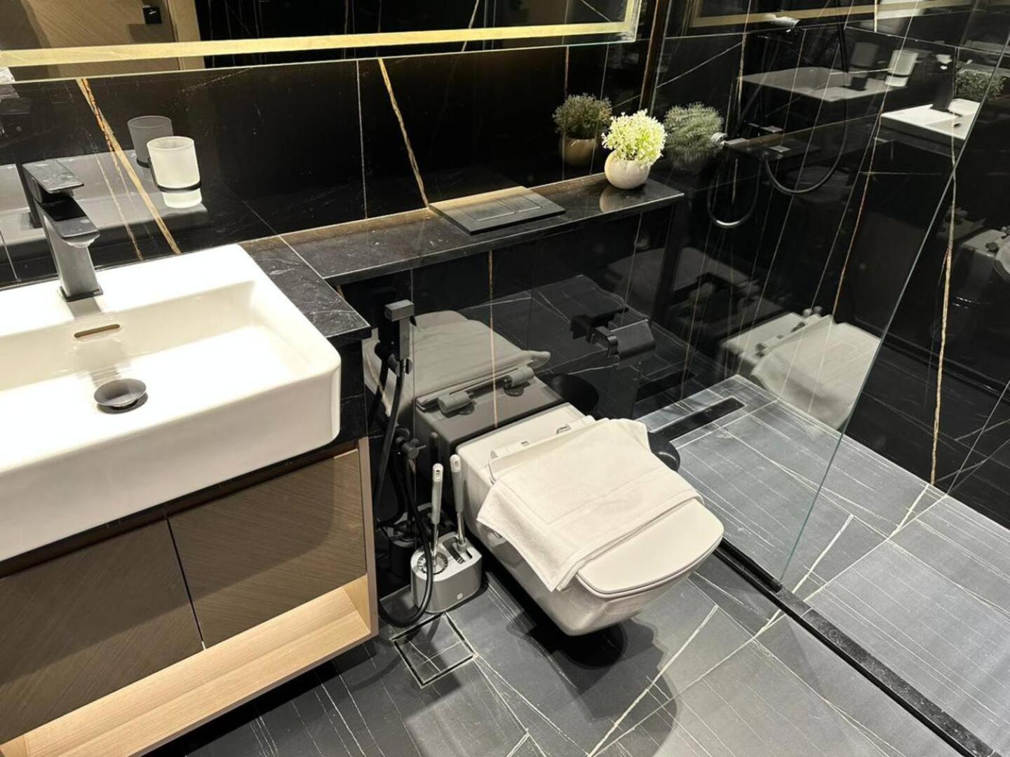Apartment Fully Furnished 1 Bedroom With Balcony