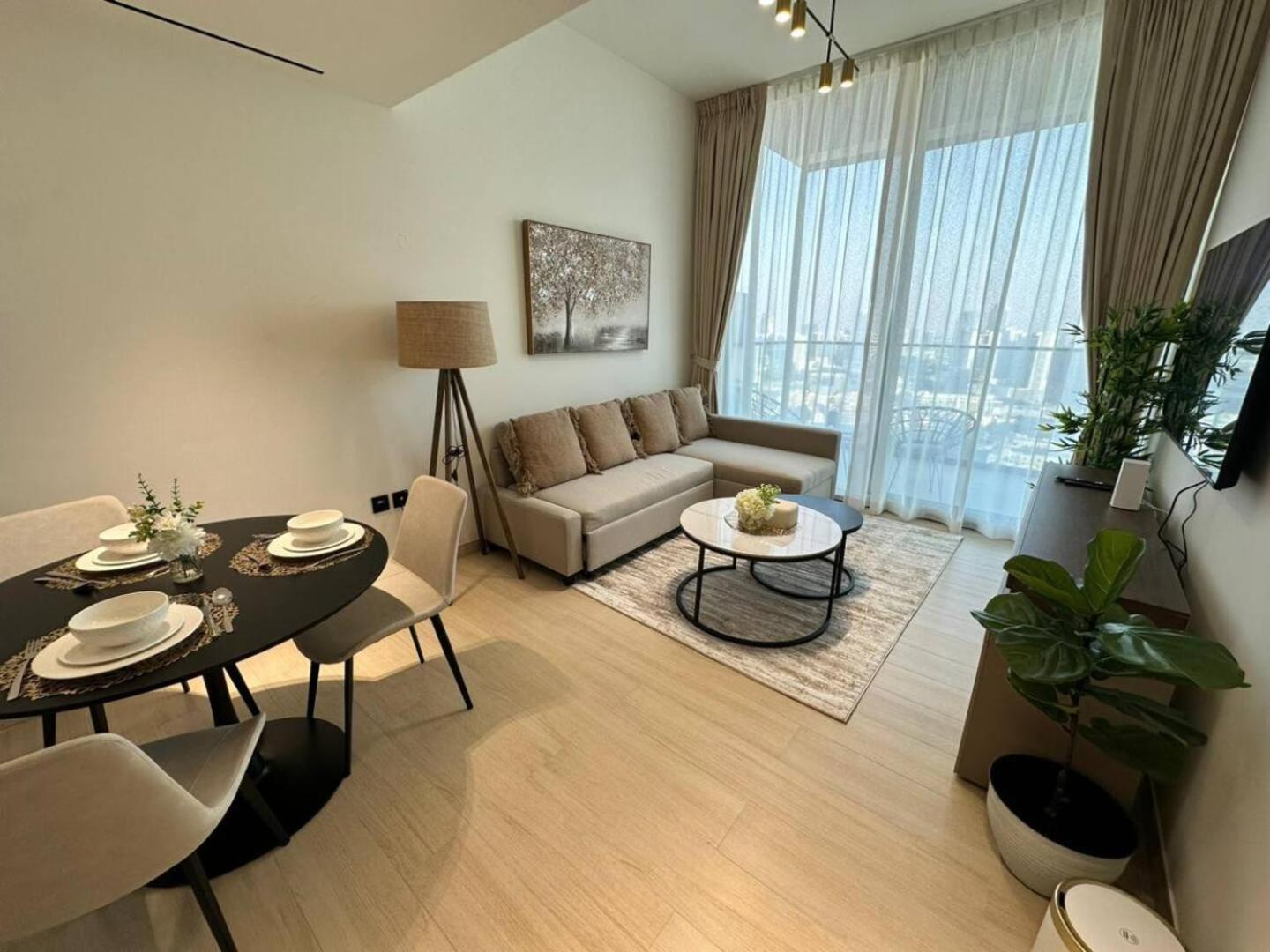 Apartment Fully Furnished 1 Bedroom With Balcony Dubai