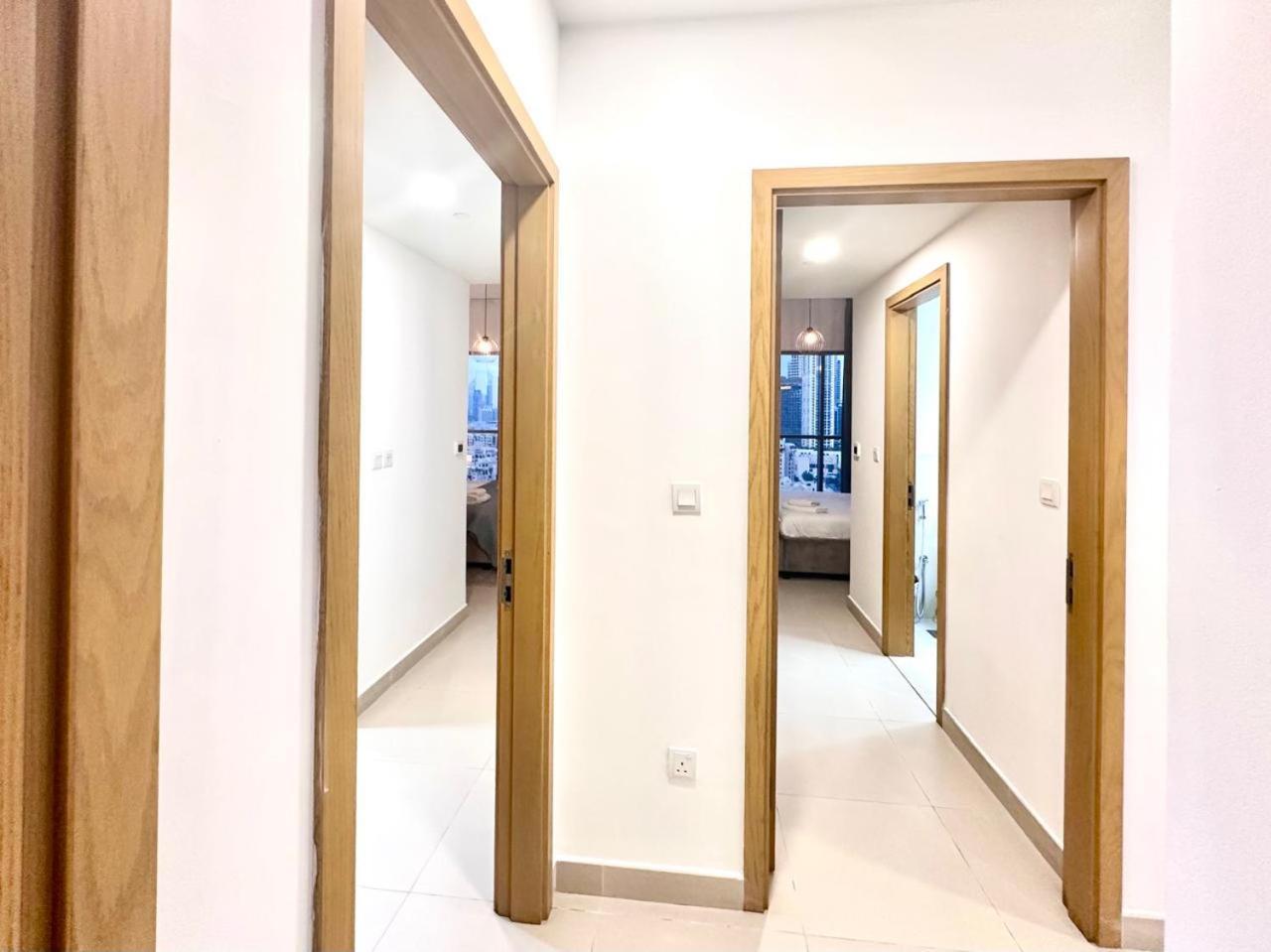 Apartment Dreams Wake Up To The Burj Khalifa