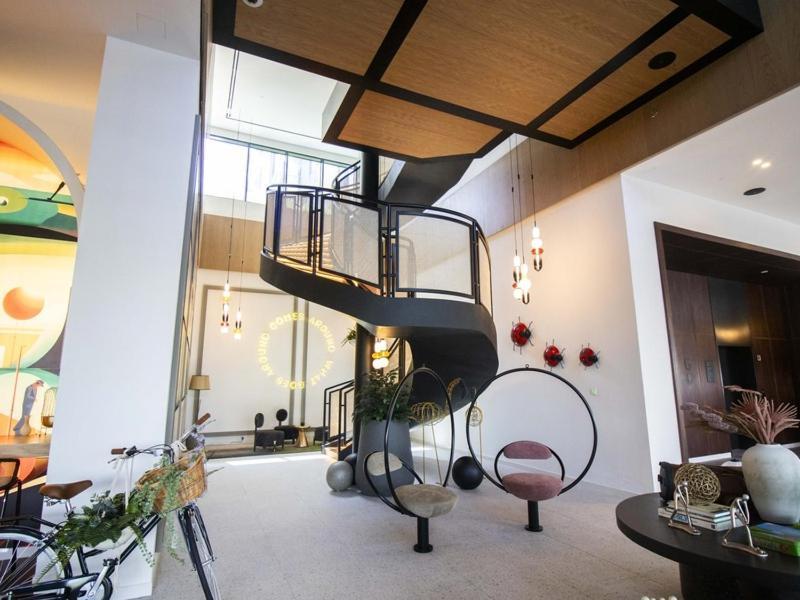 Stylish & Modern 1br In Hills Golfville Apartment