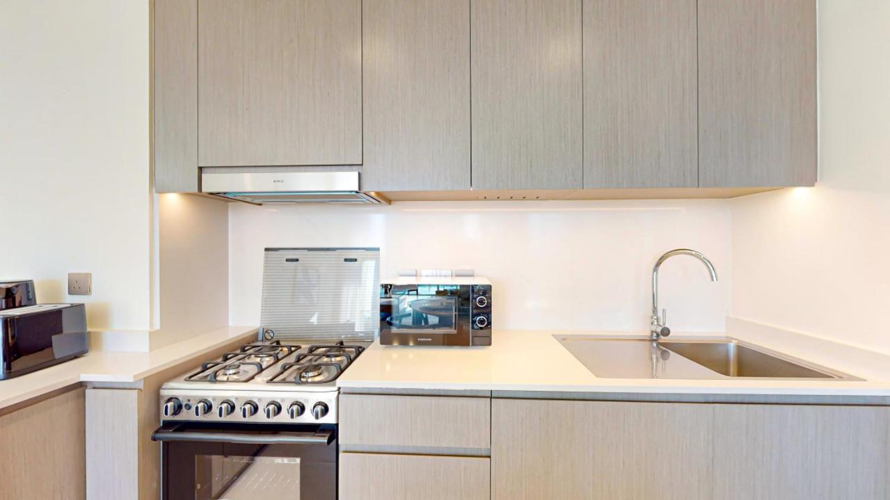 Grande - Contemporary One Bedroom Apartment