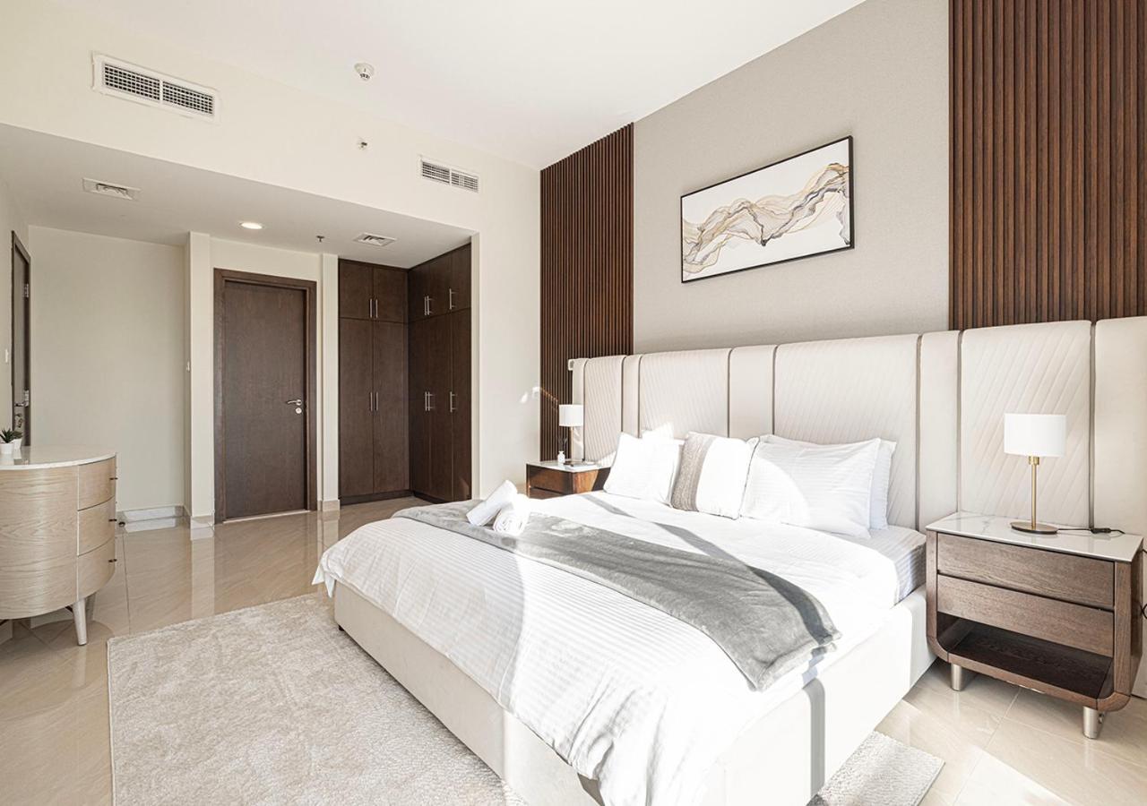 Elegant 1-bed Waterfront Living Dubai