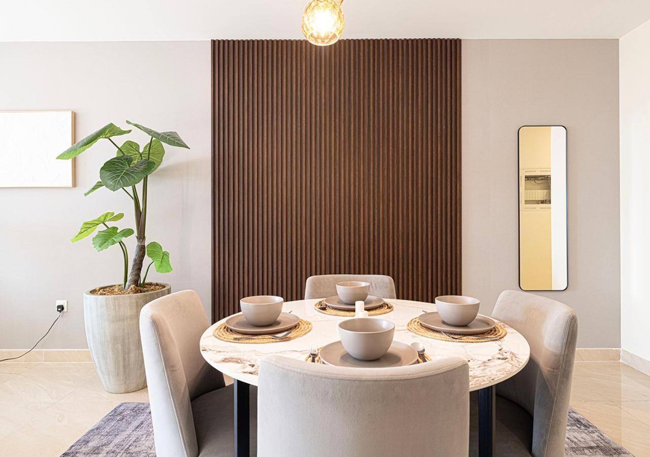 Elegant 1-bed Waterfront Living Dubai