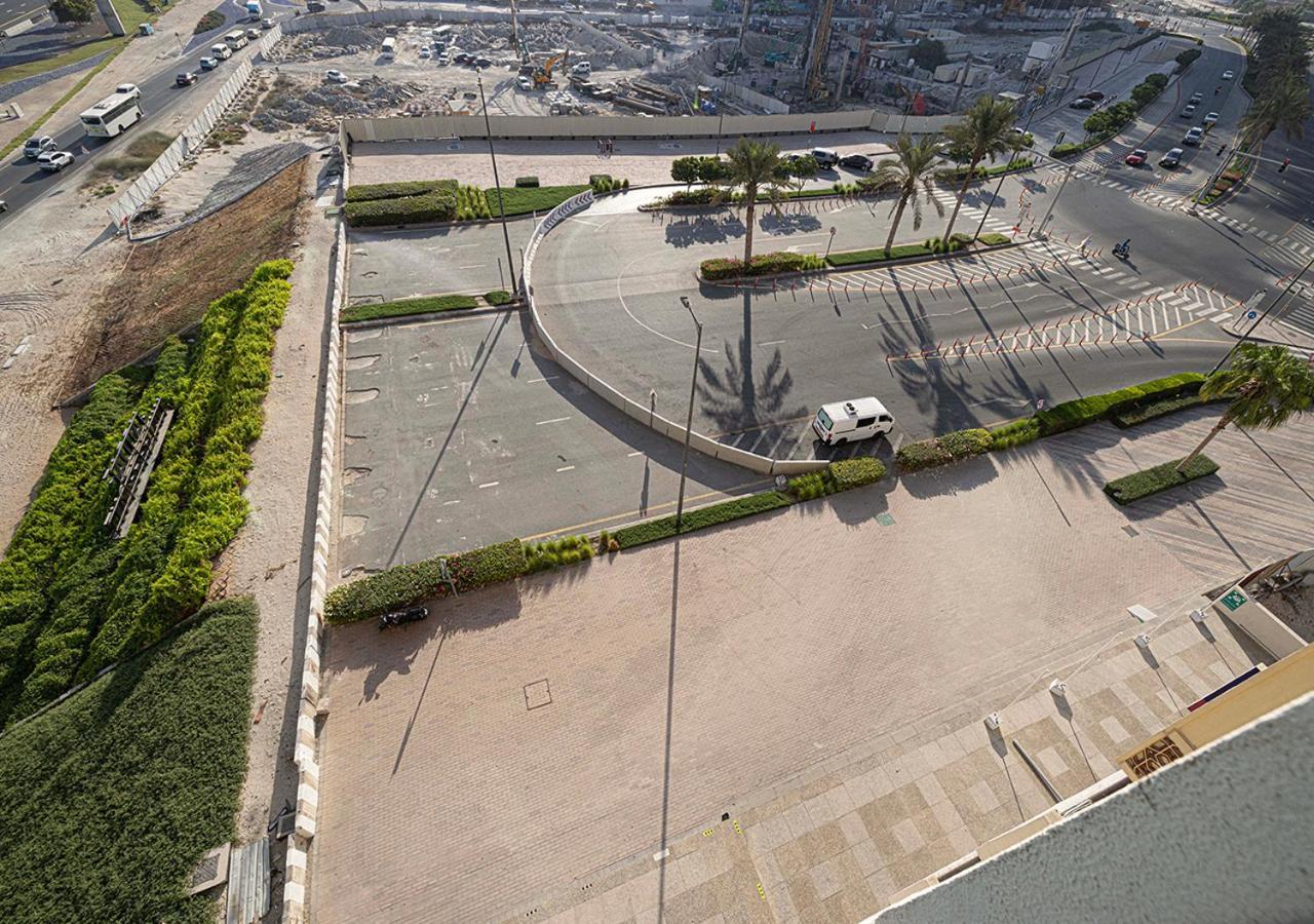 Elegant 1-bed Waterfront Living Dubai