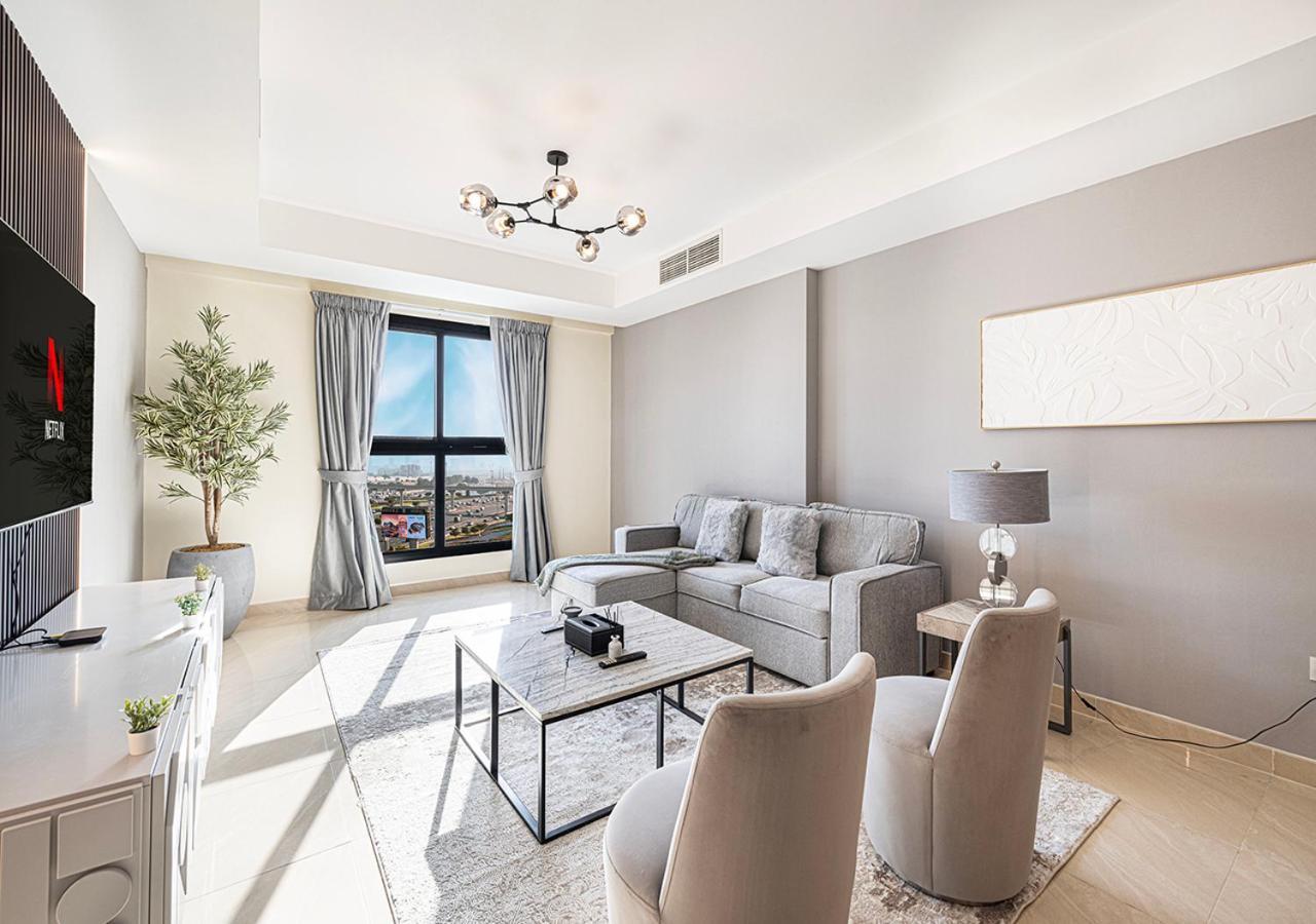 Elegant 1-bed Waterfront Living * Dubai