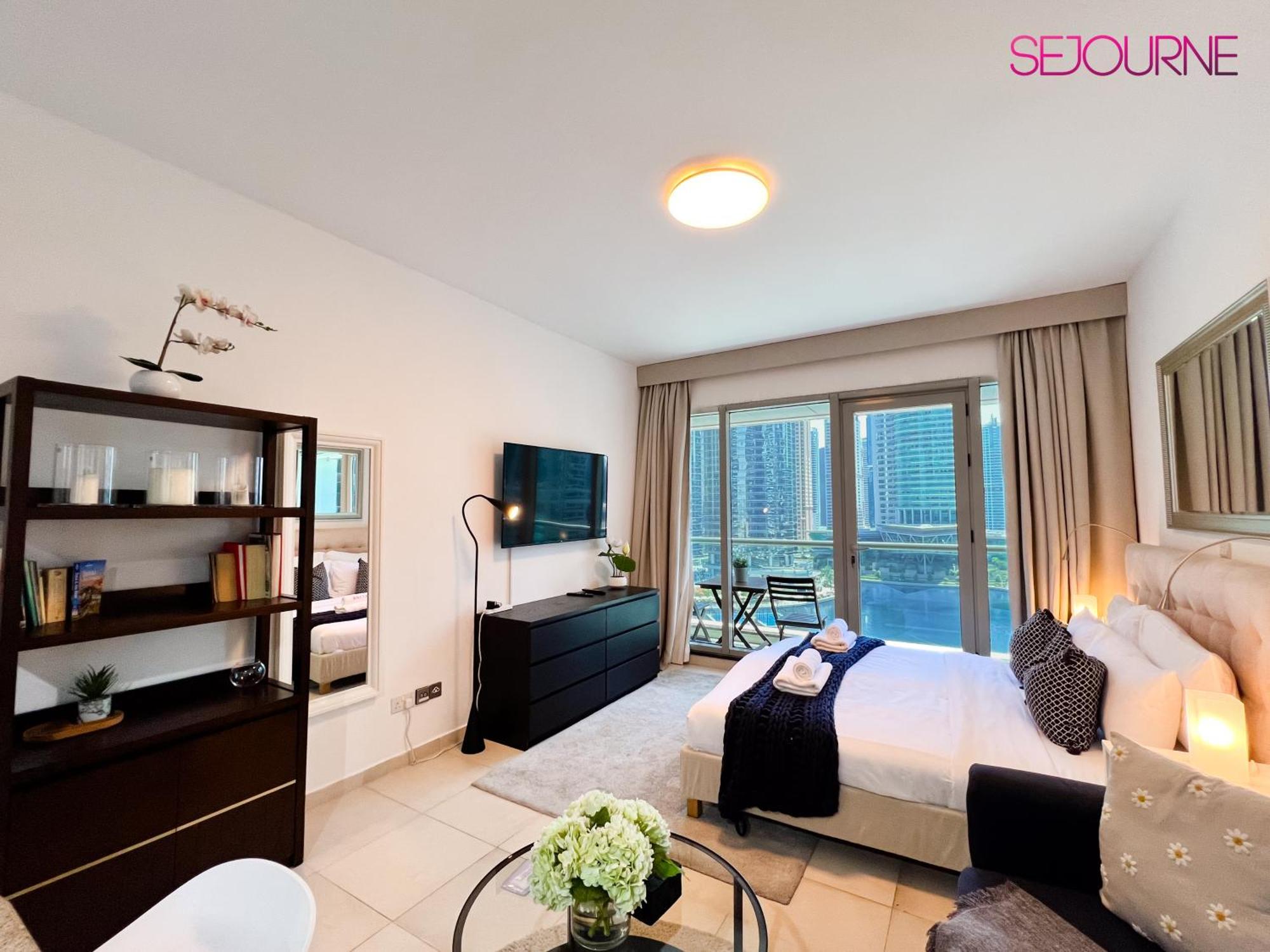 #96at Luxurious With Stunning Views Apartment