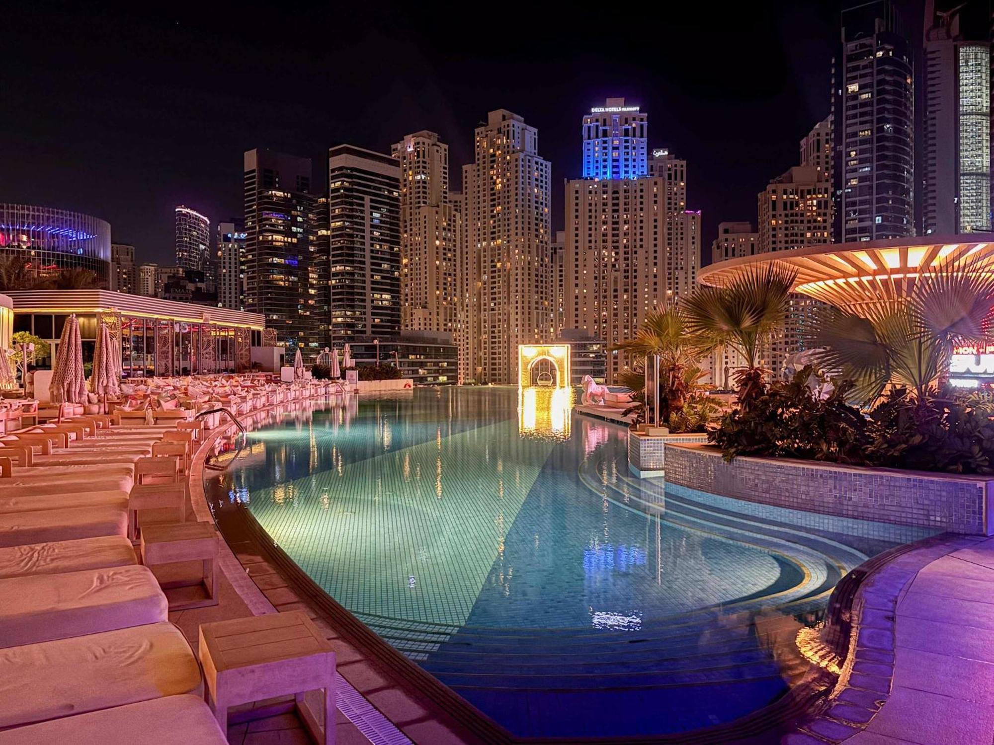 Frank Porter - Emaar Residences Marina Apartment *