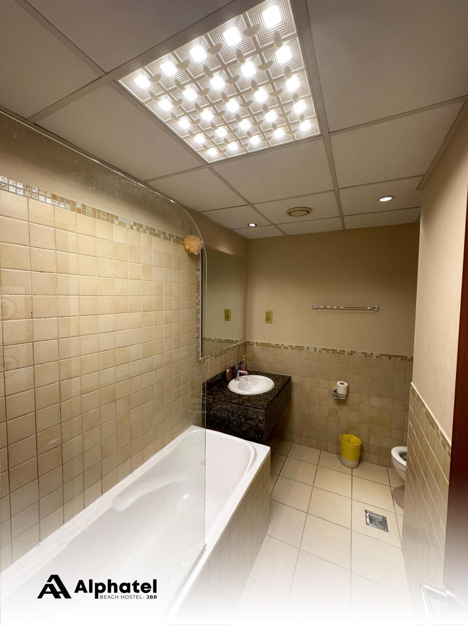Alphatel Jbr Marina Homestay Dubai