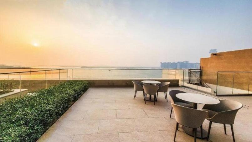Luxury Seaview 1br With Private Access Dubai