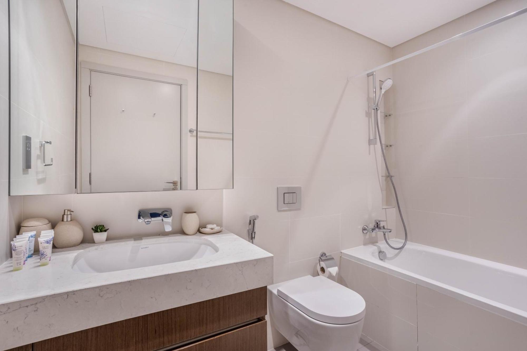 Luxury Seaview 1br With Private Access