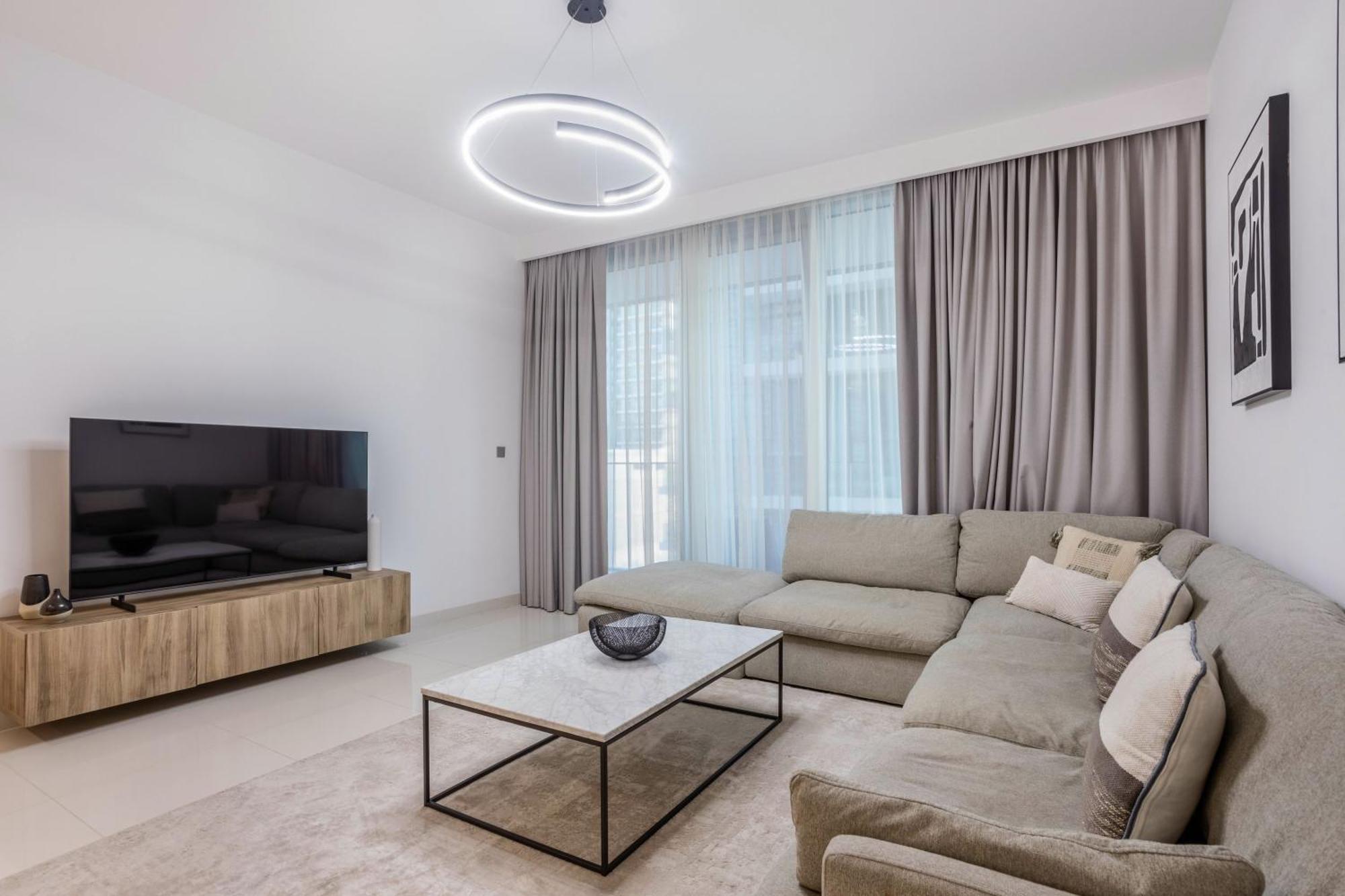 Luxury Seaview 1br With Private Access *