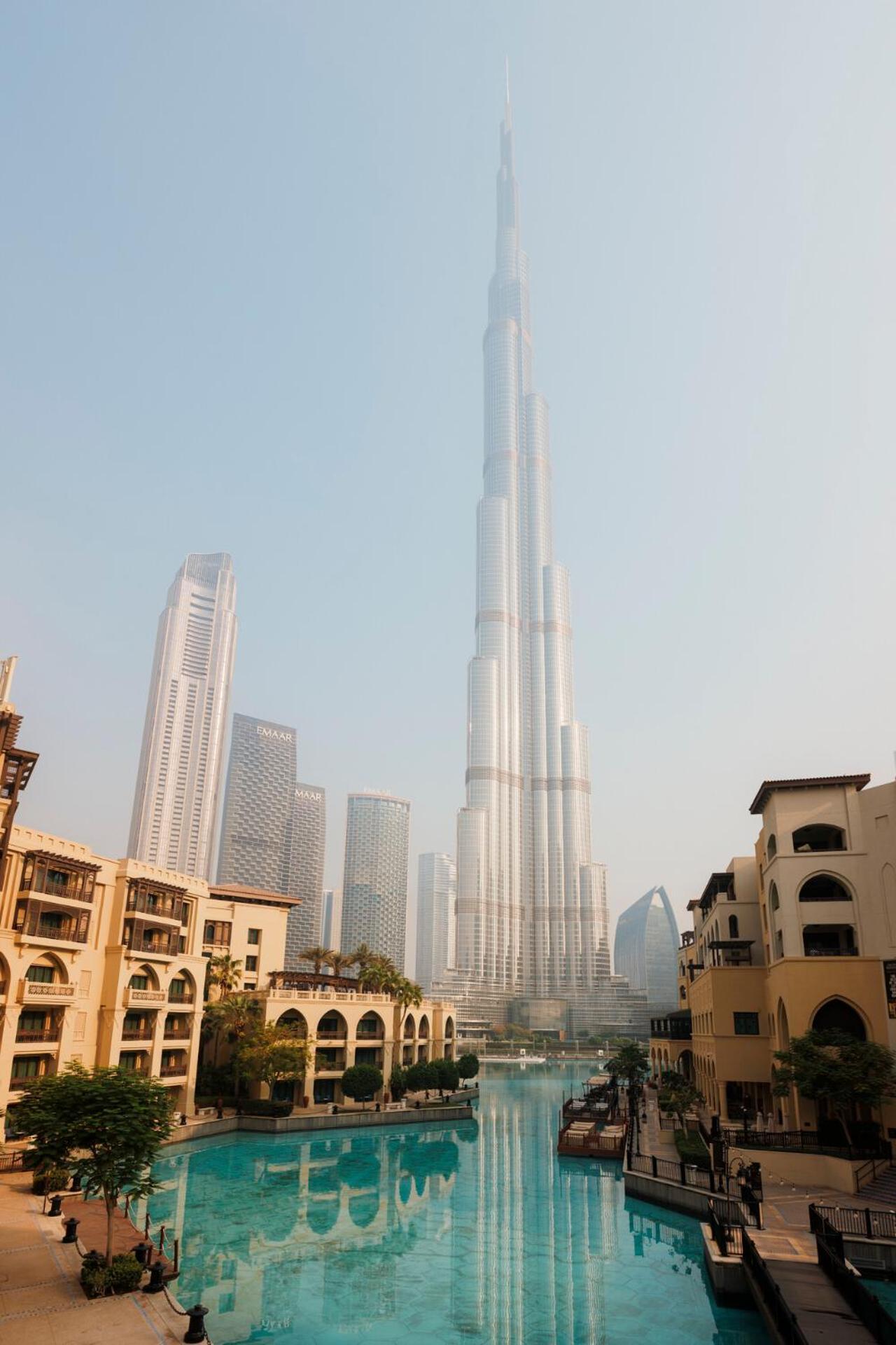 Luxury 1-br Near Burj Apartment *